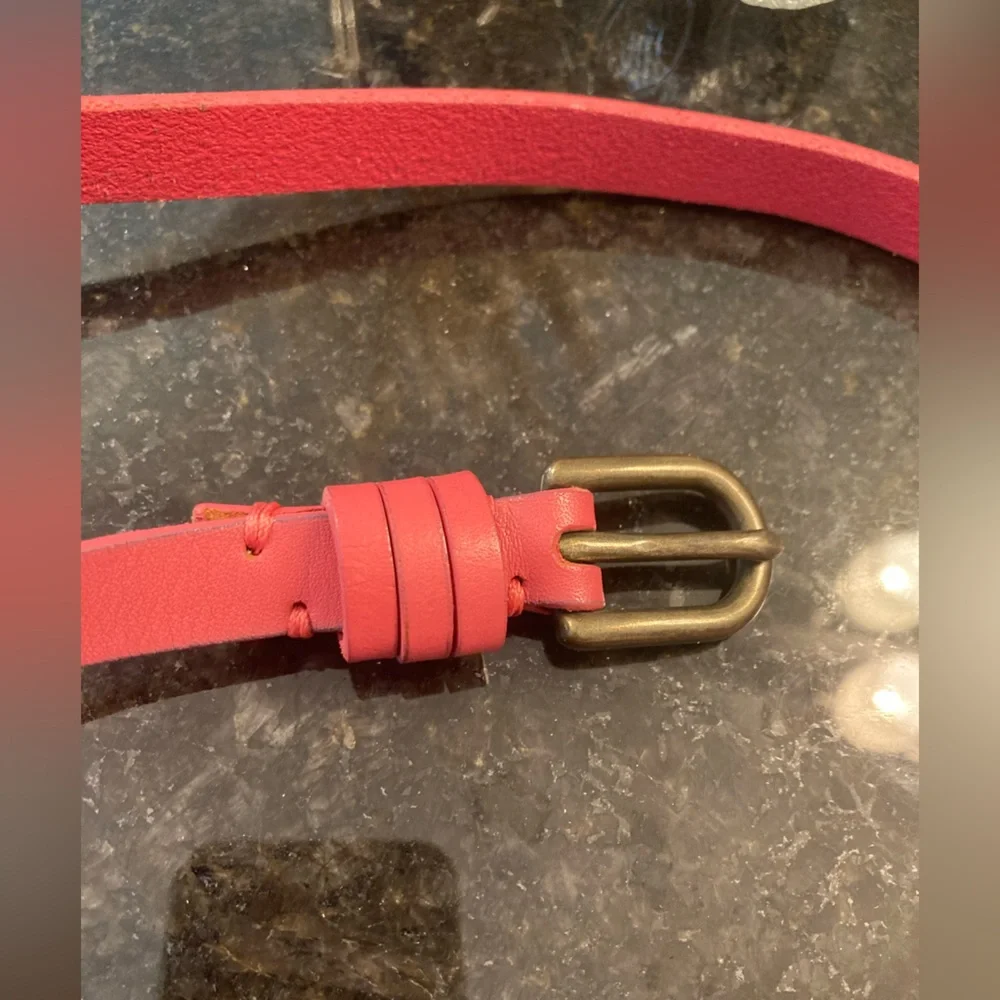 AEO American Eagle Outfitters Salmon Pink Genuine Leather Skinny Belt size large